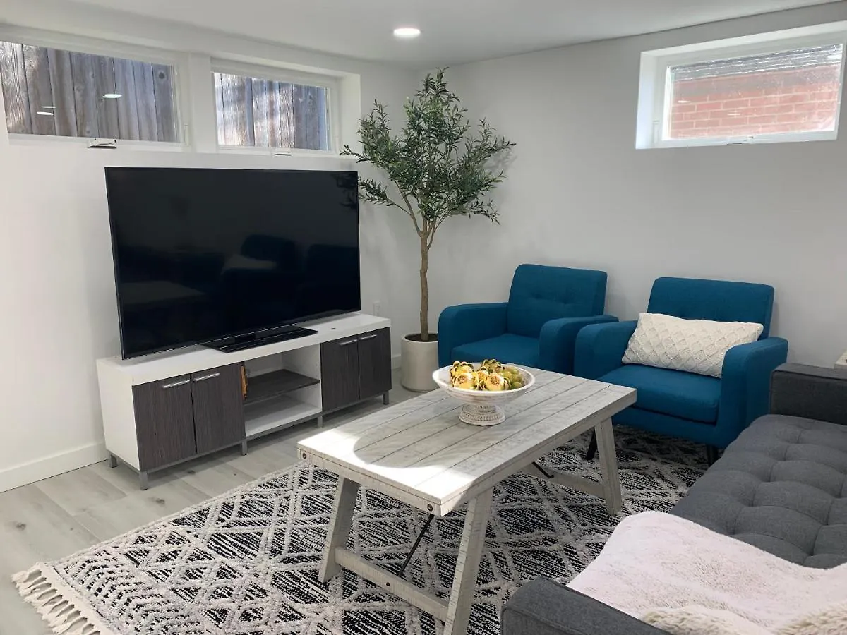 Best Location In Charming Downtown Ballard! Rare Find! Seattle Holiday home